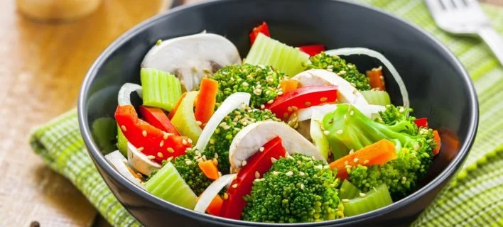 Ornish: Γιατί αυτή η δίαιτα θεωρείται μια από τις καλύτερες για την καρδιά